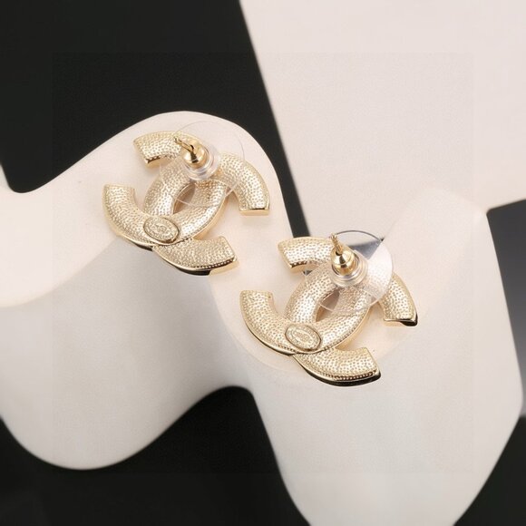 ✨✨✨Authentic Chanel earrings✨✨✨ - Picture 3 of 6
